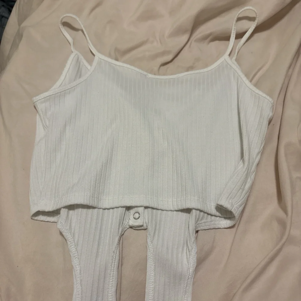 White Ribbed Button-Down Top - Picture 4 of 5